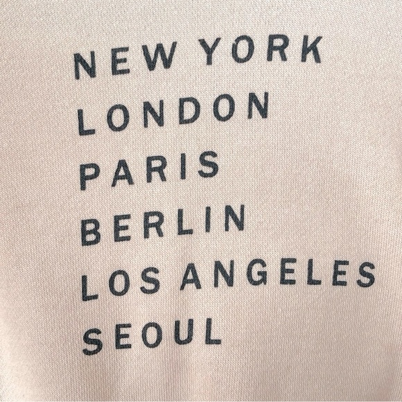 089 H&M Cream Kids Hoodie with City Print - Picture 5 of 5